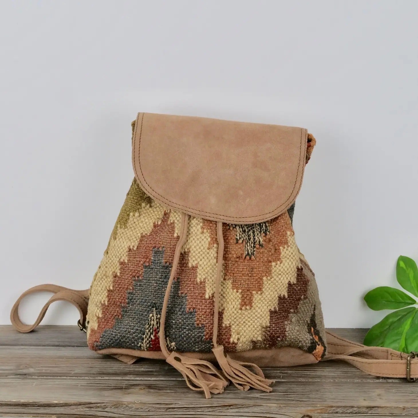 Fair Trade Jute Backpack – Lotus y la Luna